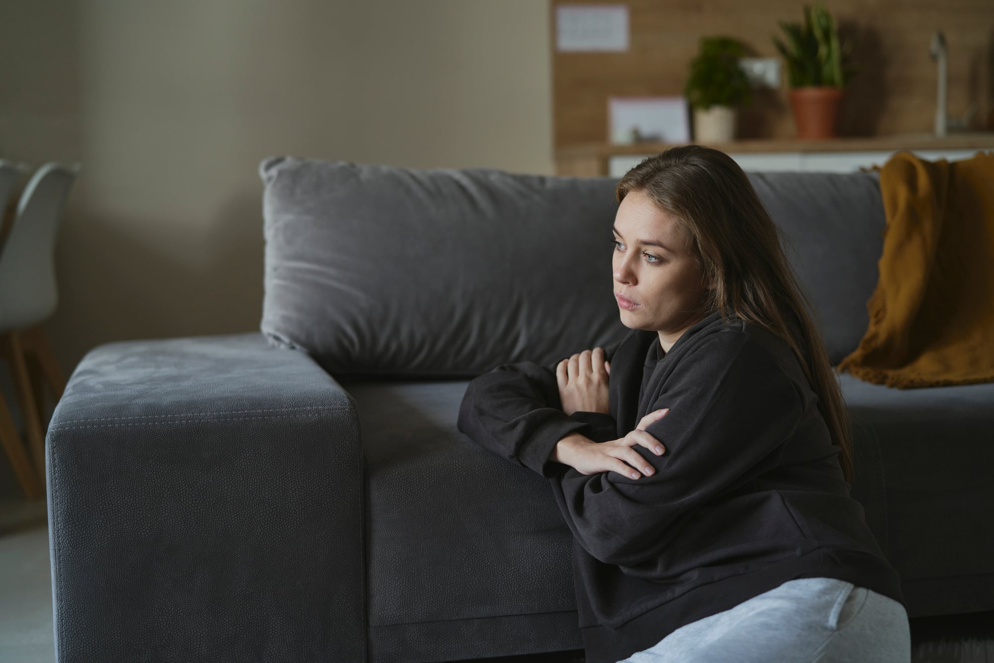 Estudo internacional mostra que hábitos simples, como dormir bem e praticar exercícios, ajudam a afastar a depressão.