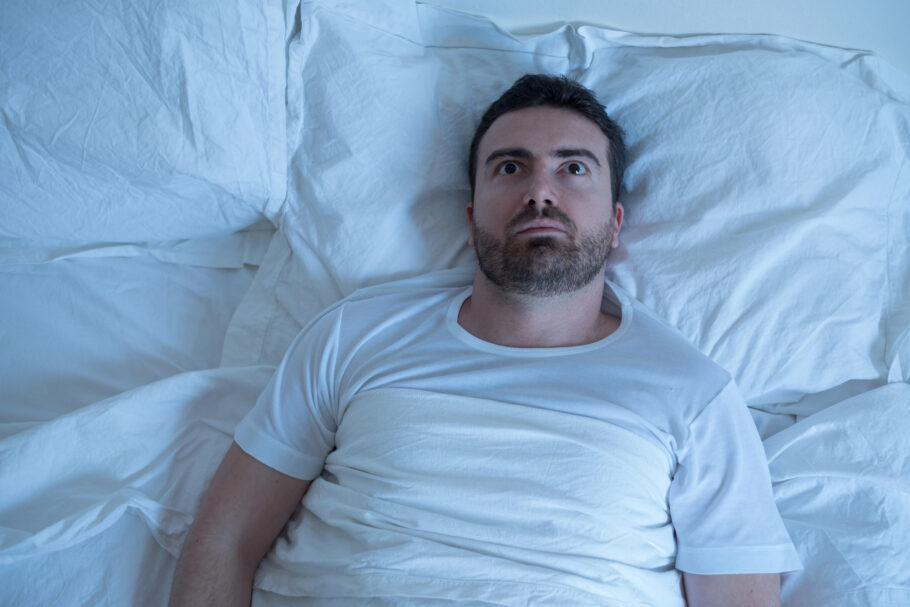 A privação de sono afeta uma série de funções que podem impactar no bem-estar e alimentar a ansiedade