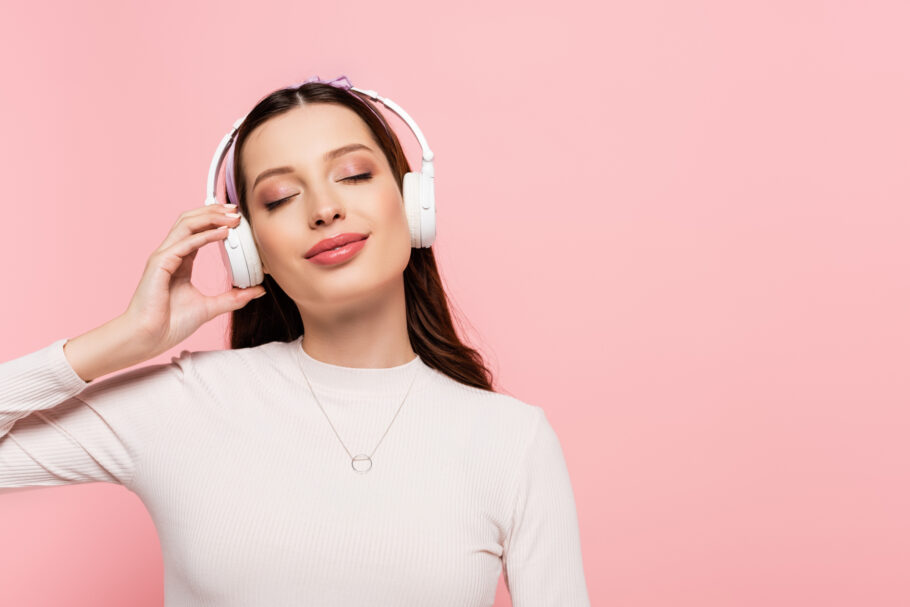 Neurocientista elege as músicas que mais deixam as pessoas felizes