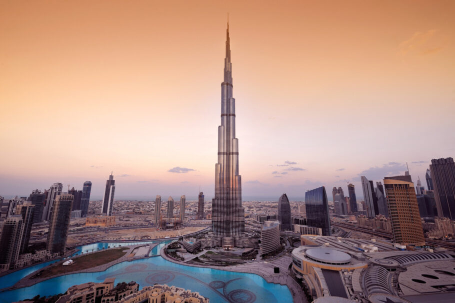 Aos passageiros de todas as classes, Emirates dará de graça estadia em hotel 5 estrelas em Dubai