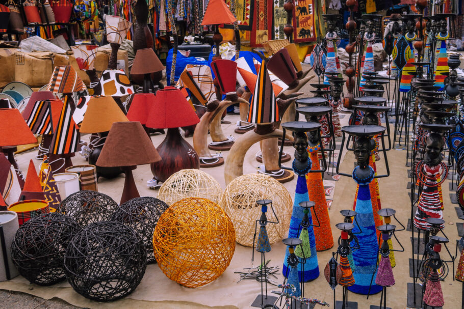 Mercado de artesanato em Nairóbi, capital do Quênia