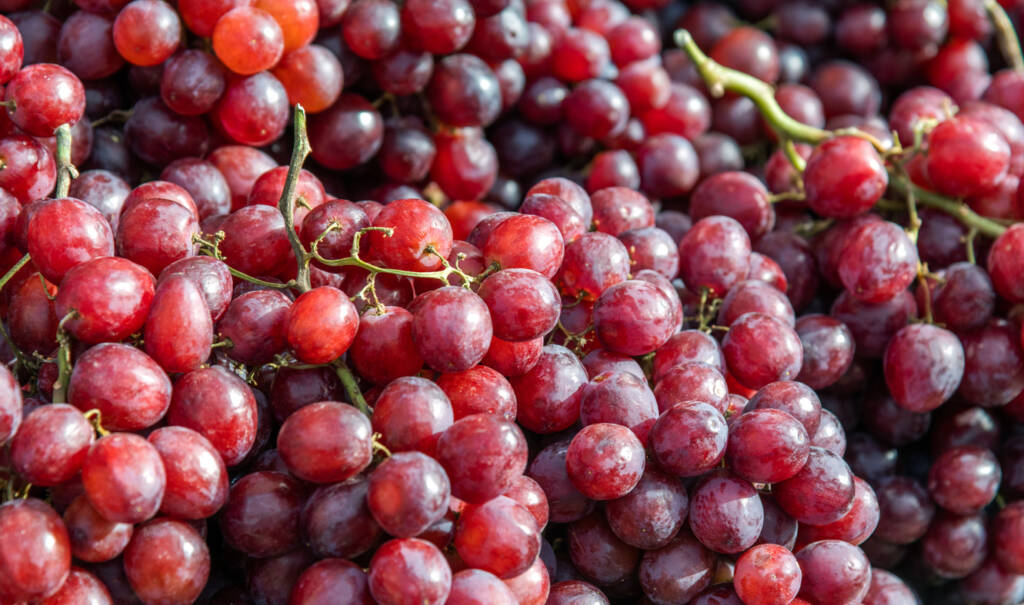 Efeitos desses alimentos, incluindo a uva, são comparáveis aos de muitos medicamentos para hipertensão, segundo estudo