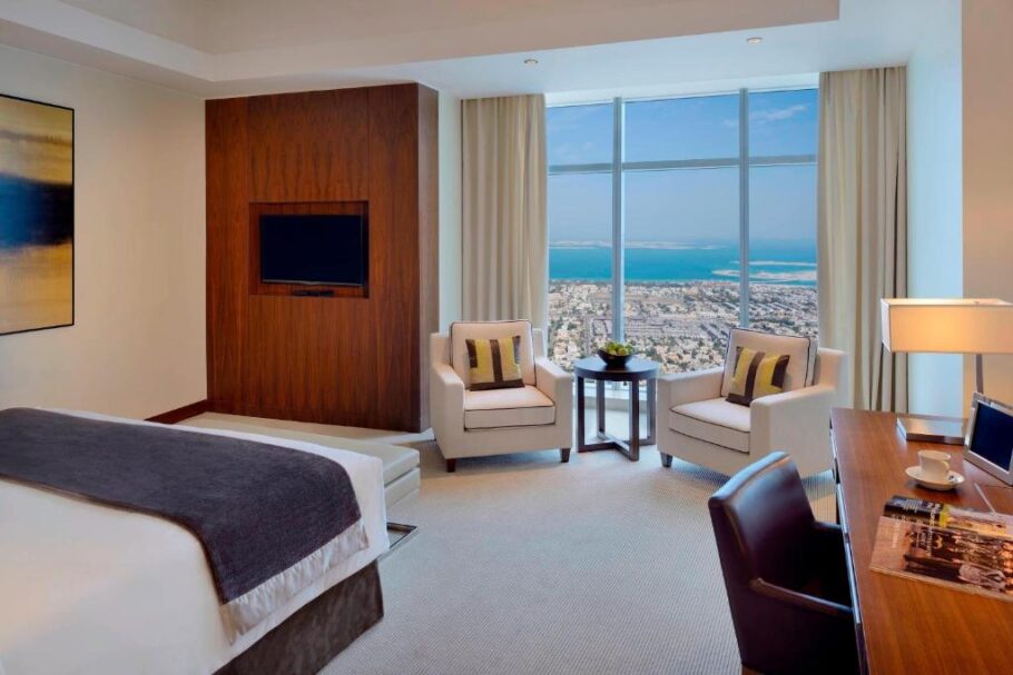 Uma dos quartos do JW Marriott Marquis Hotel Dubai