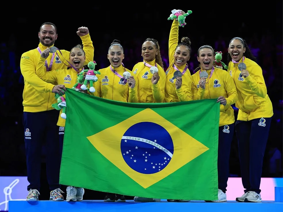 A equipe brasileira de ginástica artística, liderada por Rebeca Andrade, está pronta para as competições em Paris 2024