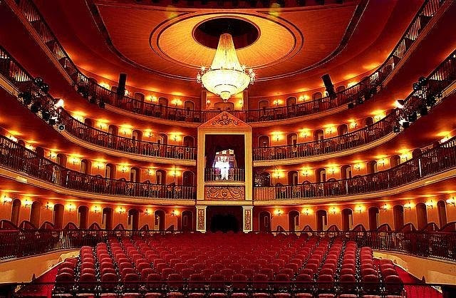 Interior do belíssimo Teatro Arthur Azevedo