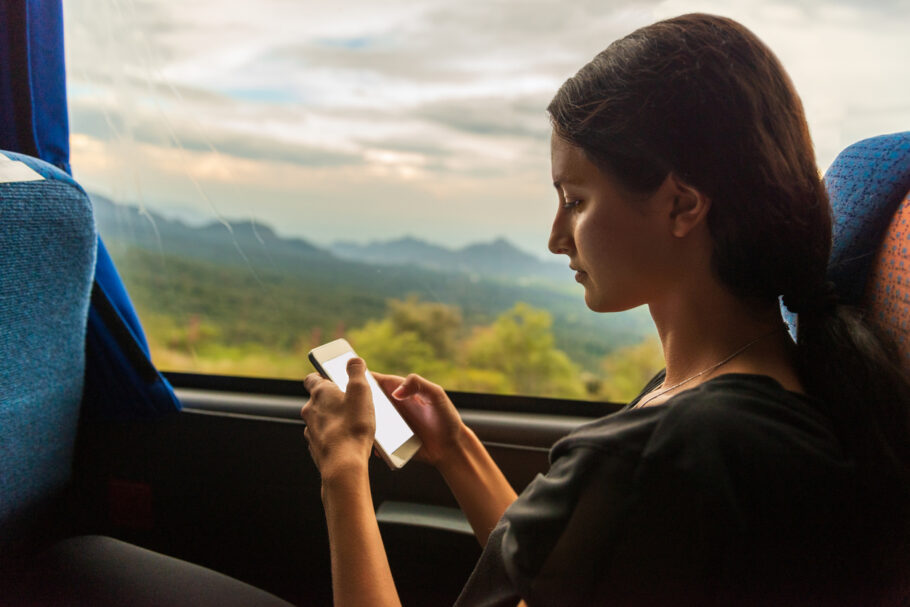 Descubra os principais benefícios e desafios de usar plataformas como a Buser para comprar passagens. Avalie as opções e faça uma escolha informada