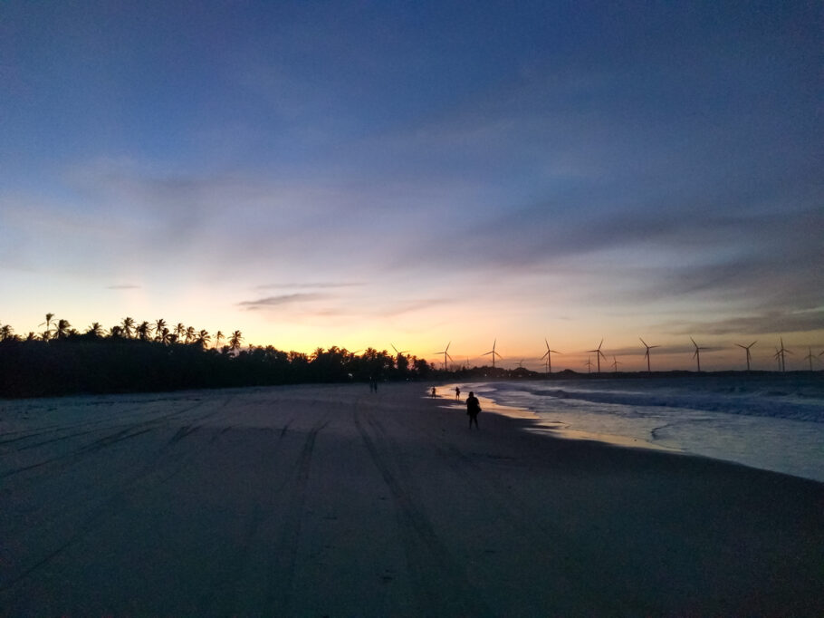 Fim de tarde na praia de Icaraí de Amontada. Costa brasileira.