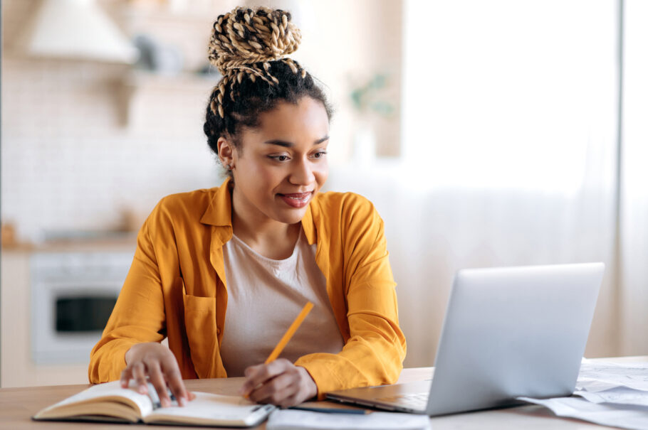 Instituto Ser+ oferece curso gratuito para jovens do ensino médio