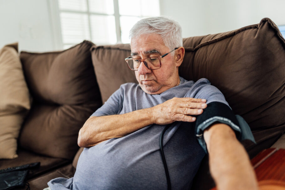 Em muitos casos, é possível prevenir ou reduzir os riscos do desenvolvimento de doenças crônicas