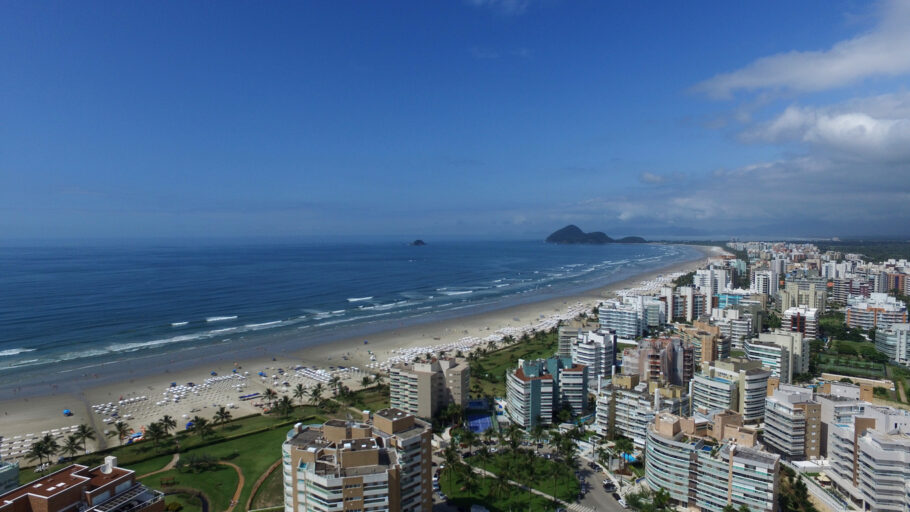 Vista aérea Riviera de São Lourenço (praia da Riviera – São Lourenço) – São Paulo – Brasil