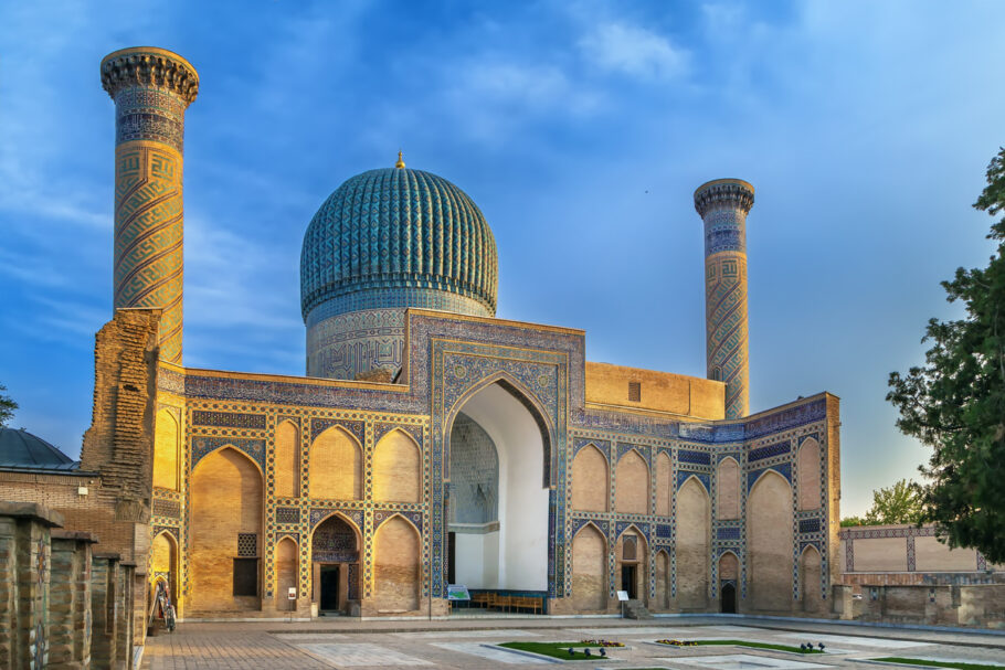 Mausoléu de Gur-e-Amir em Samarcanda, Uzbequistão.