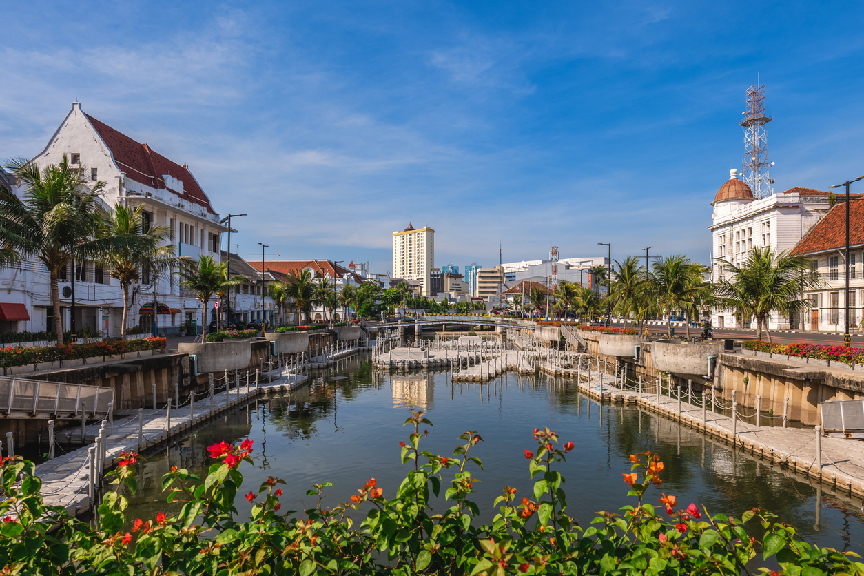 Entenda por que capital asiática vai afundar. Na foto, o bairro de Kota Tua, cidade velha de Jacarta, Indonésia – ui-Chi Chan/iStock