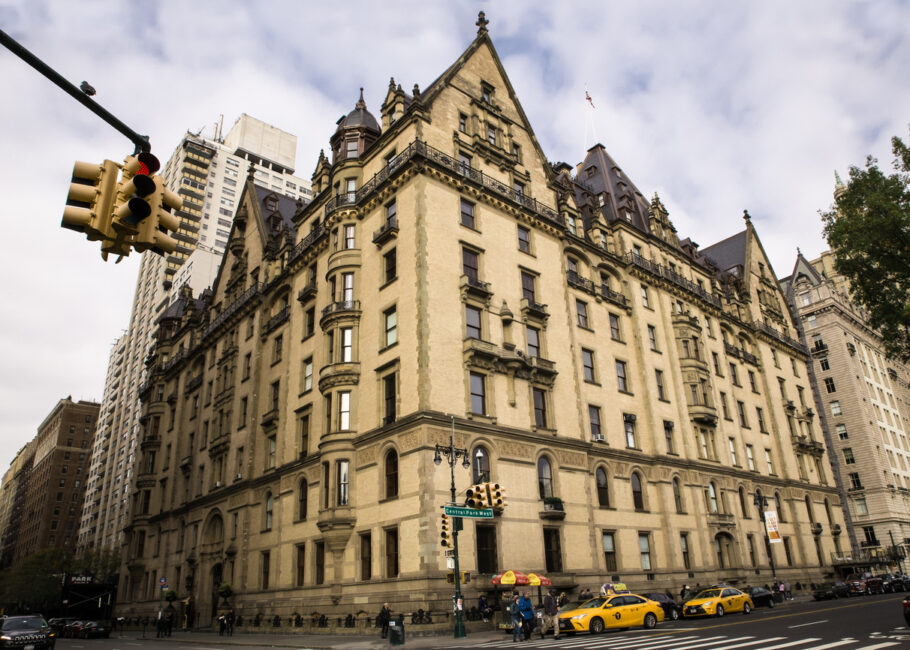 Foi em frente ao Edifício Dakota que John Lennon foi assassinado