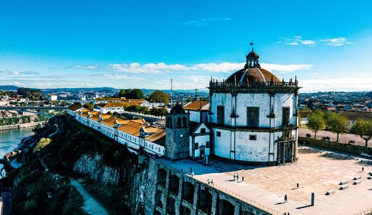 Vista do Mosteiro da Serra do Pilar, patrimônio mundial da Unesco