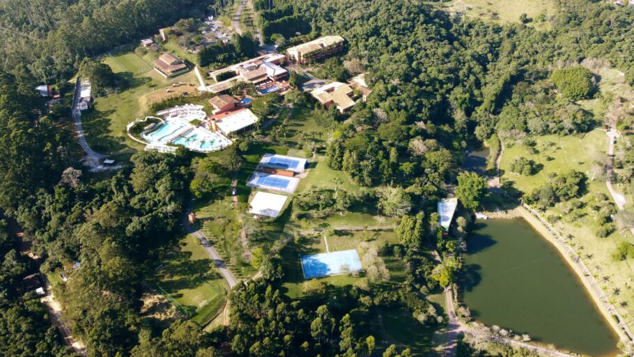 Vista aérea do Hotel Villa Rossa, em São Roque, refúgio 45 minutos das capital paulista