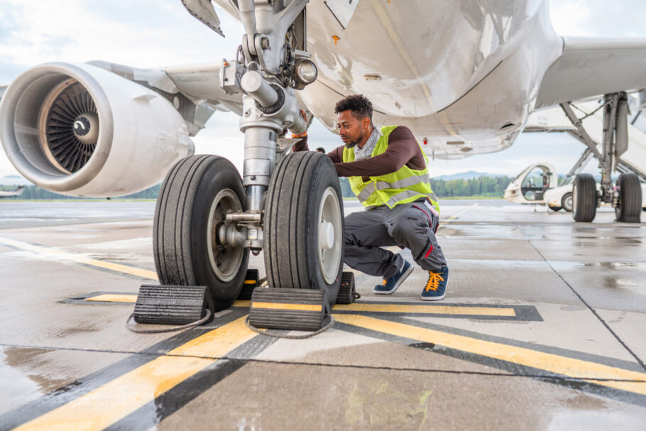 Anac abre vagas em cursos gratuitos de manutenção aeronáutica