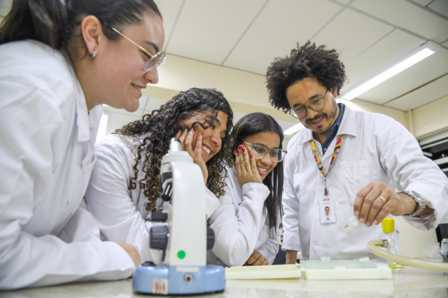 Licenciaturas gratuitas, novo curso de Educação Física e Bolsa Permanência são destaques do processo seletivo