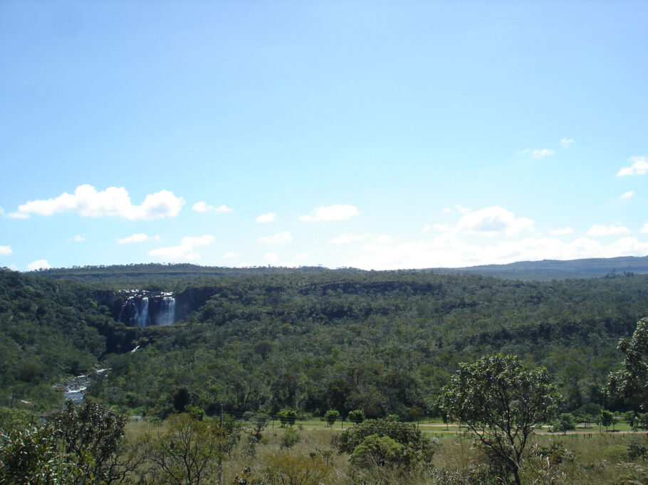 Salto do Corumbá na cidade de Corumbá, Goiás – Brasil, formado pelo Rio Corumbá.