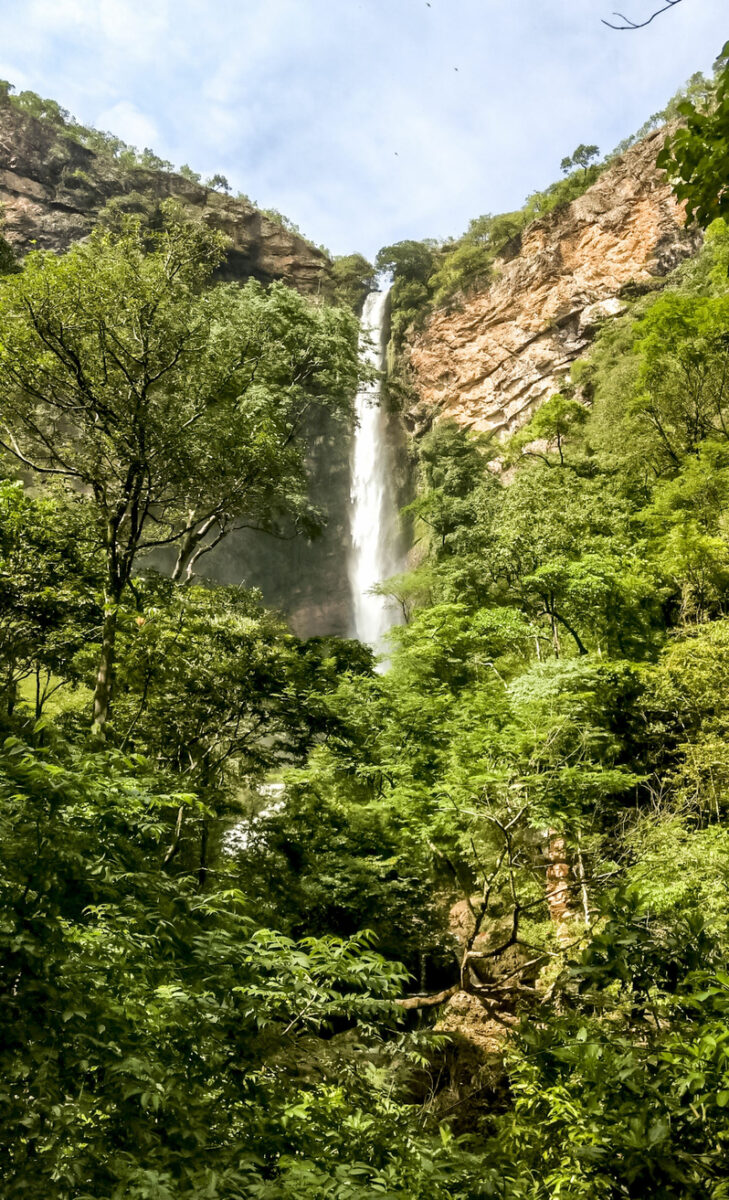 Cachoeira no Parque Salto do Itiquira em Formosa Goiás