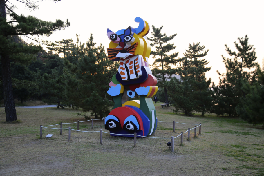 Escultura de Niki Saint Phalle, na Ilha de Naoshima