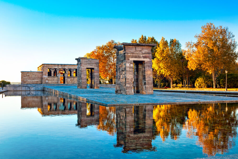 Não há nada melhor do que contemplar o pôr do sol no Templo de Debod