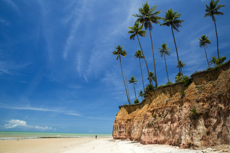 Falésias da Barra do Cahy, em Corumbau, no sul da Bahia