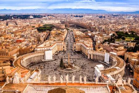 Vaticano guarda inúmeros segredos e teorias que mexem com o imaginário da humanidade.