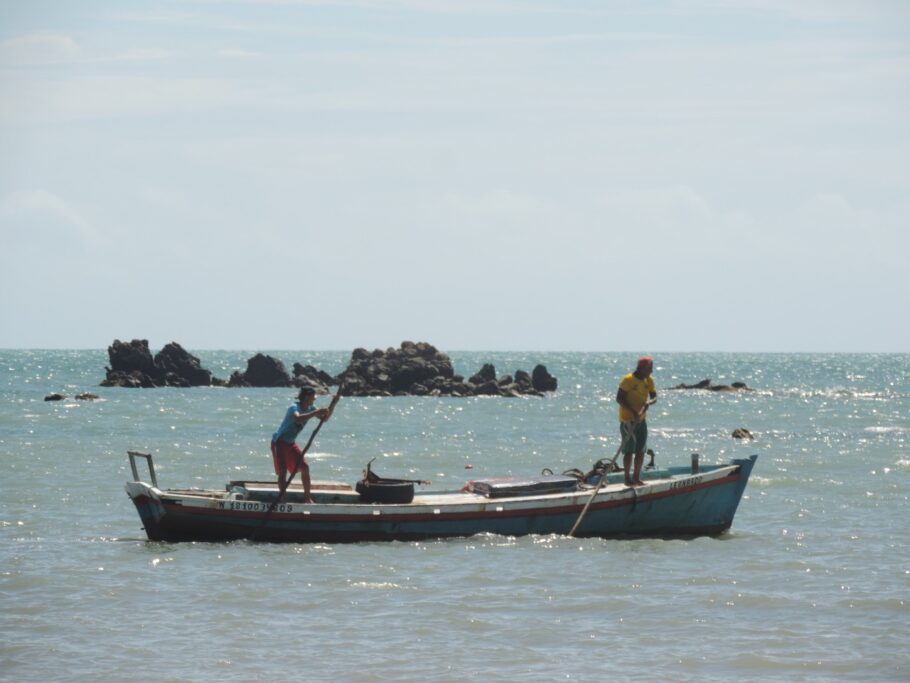 A culinária local é fortemente conhecida pelos pratos com frutos do mar como mariscos, camarão, peixes e lagosta fresca