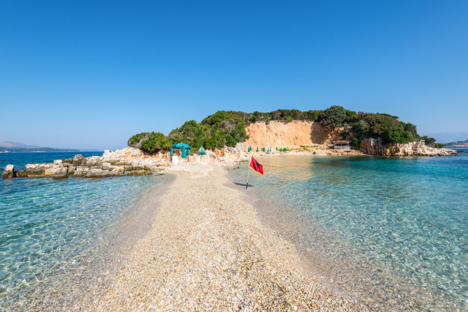 Stunning Albanian beach between the Twin Islands of Ksamil (Isole Gemelle di Ksamil)