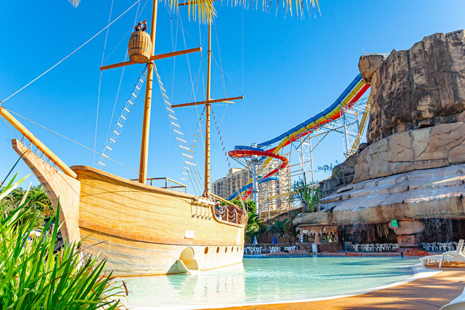 Navio do Descobrimento é uma das atrações do DiRoma Acqua Park