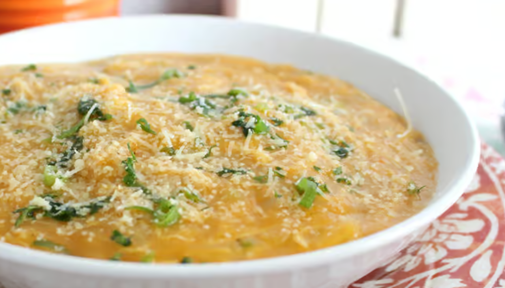 Aprenda a fazer uma sopa de batata com frango deliciosa para os dias frios