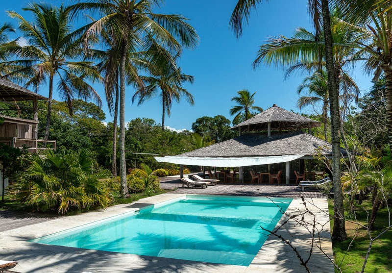 A piscina do hotel Vila Naiá, refúgio em meio à natureza