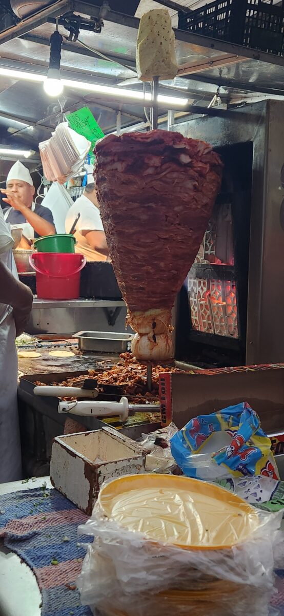 A taqueria é especializada em tacos suadero