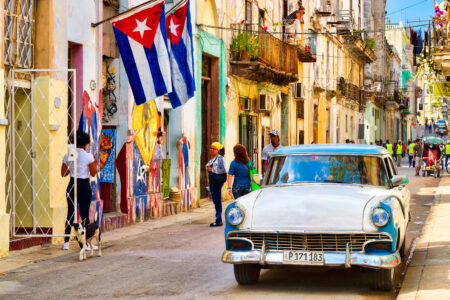 Havana, a capital cubana, tem todo um charme especial e, além disso, é o destino perfeito para quem é fã de música latina.