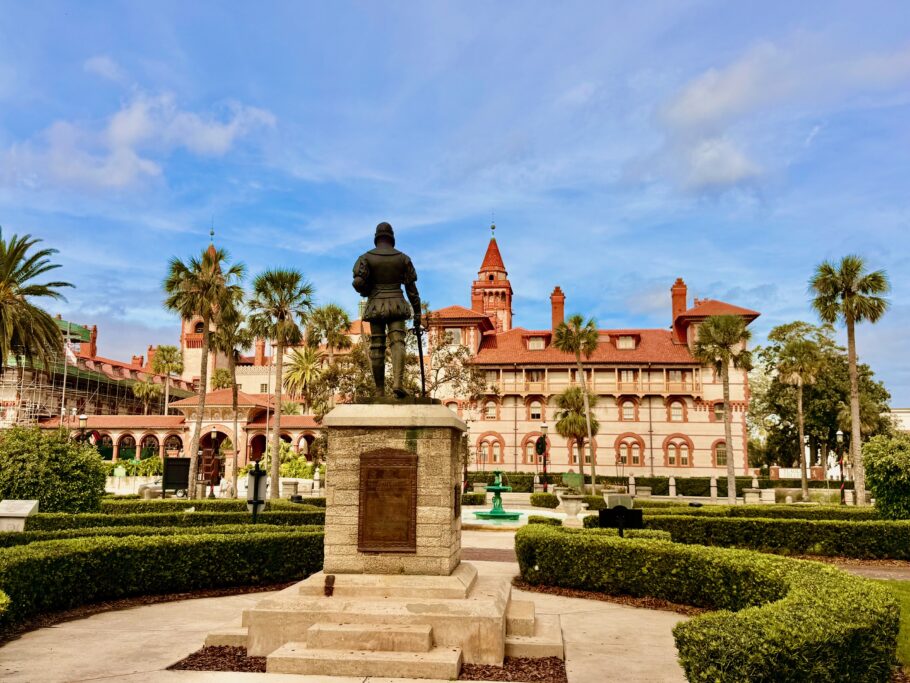 A imponente construção do Flagler College