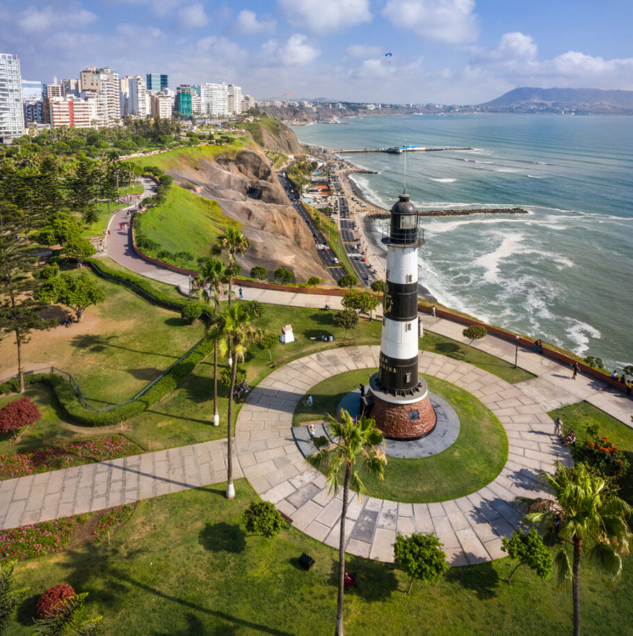 Vista do Farol de Miraflores, no bairro mais badalado de Lima