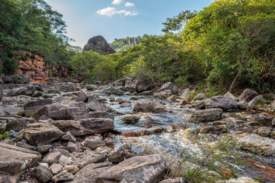 112 / 5.000
Poço Halley com leito rochoso do rio Lençóis na Chapada Diamantina, município de Lençóis, Bahia, Brasil