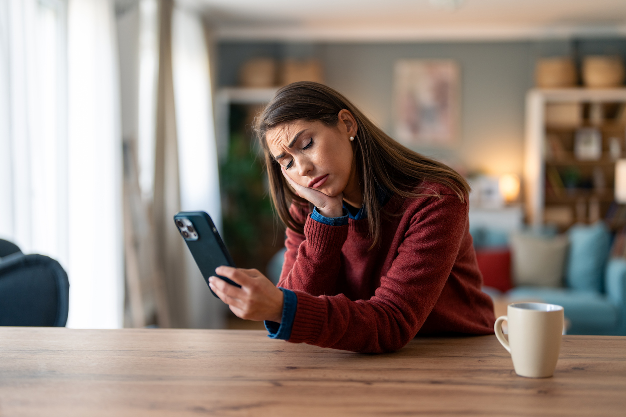 O que vemos na internet afeta a saúde mental, diz estudo