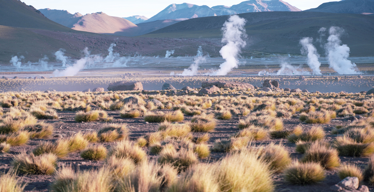 As paisagens deslumbrantes do Atacama, com lagos altiplânicos e dunas infinitas