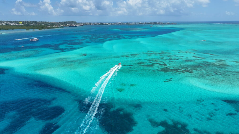 Conheça uma piscina natural em San Andrés