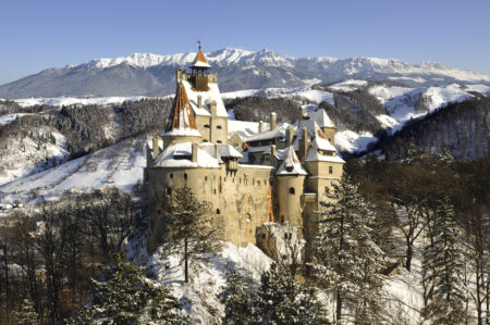 O Castelo de Bran é um dos símbolos da Romênia e o destino perfeito para quem é fã de filmes de terror.