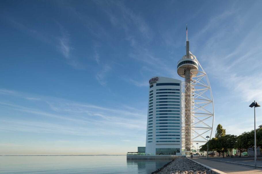 A Torre Vasco da Gama é o arranha-céu mais alto de Lisboa