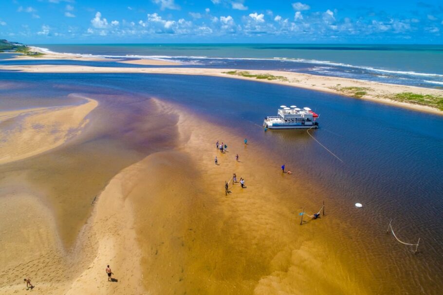 Praia Bela, em Pitimbu, é um dos destinos mais encantadores de todo o litoral da Paraíba