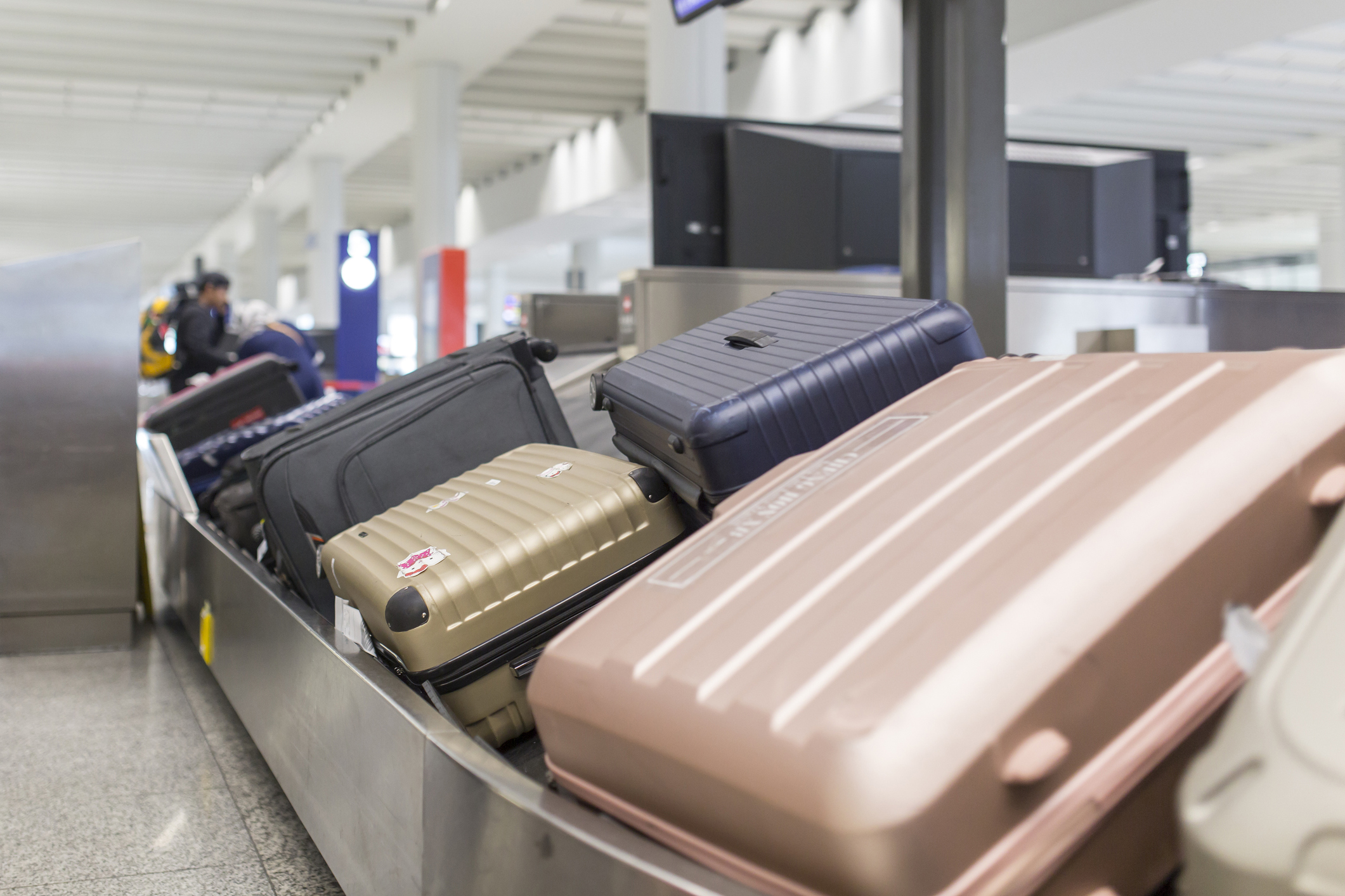 Quais malas você deve despachar no aeroporto?