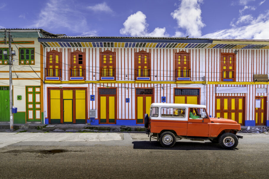 Casarios coloridos em Tolima, na Colômbia