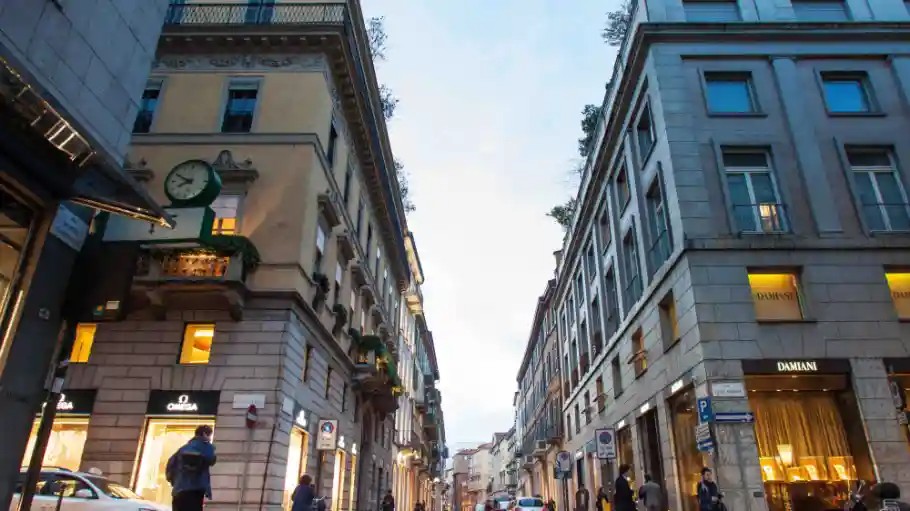 A Via Montenapoleone, em Milão (Itália), foi eleita a rua mais cara do mundo