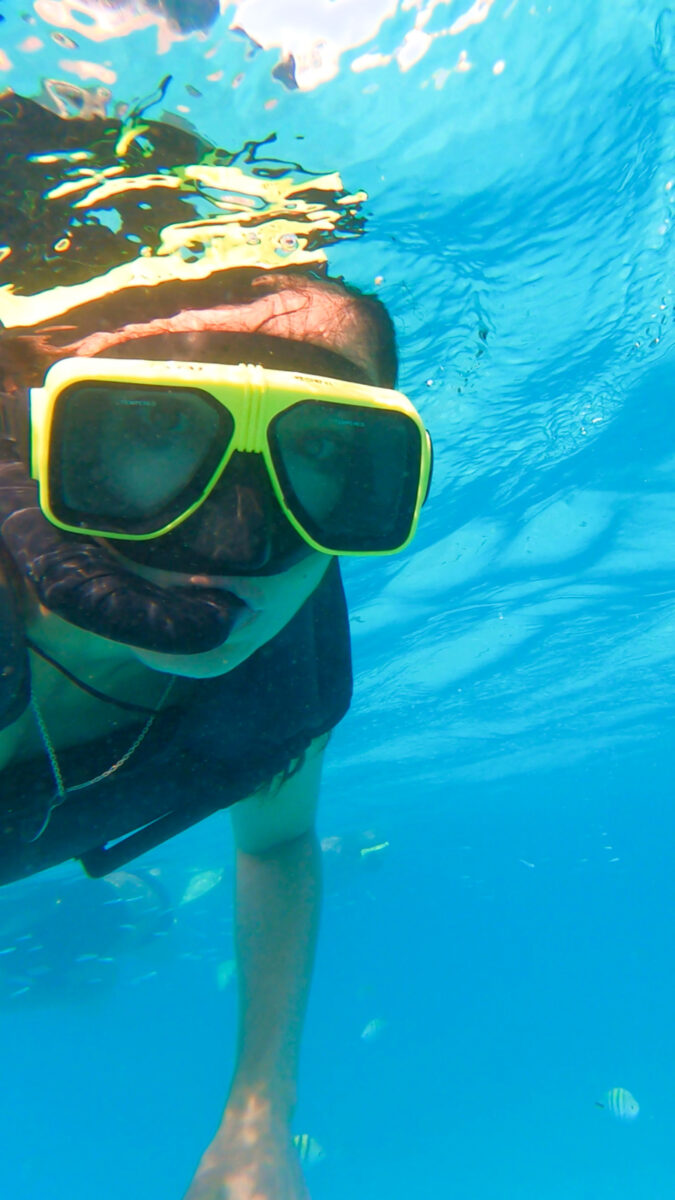 Snorkel em Aruba. durante passeio de escuna