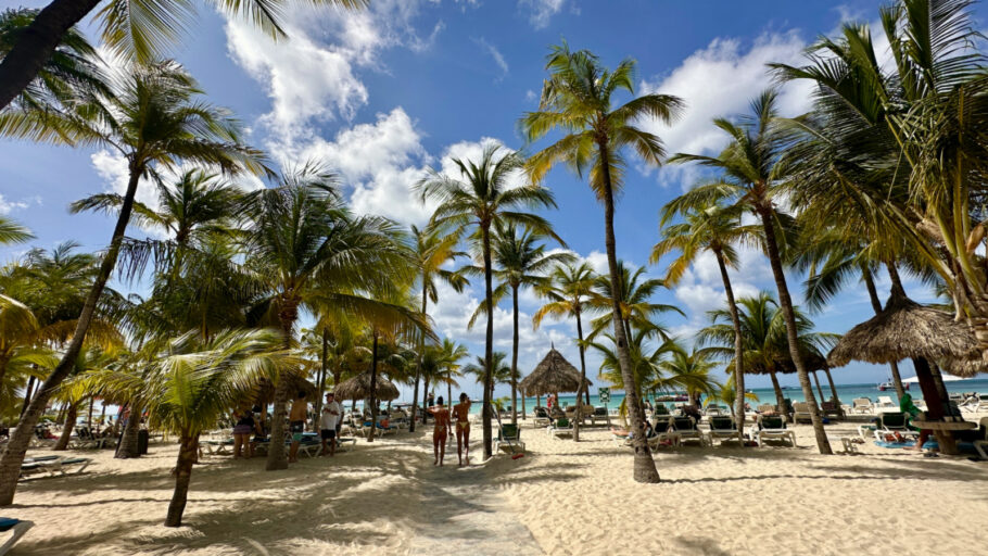 Praia de Palm Beach, onde está o hotel