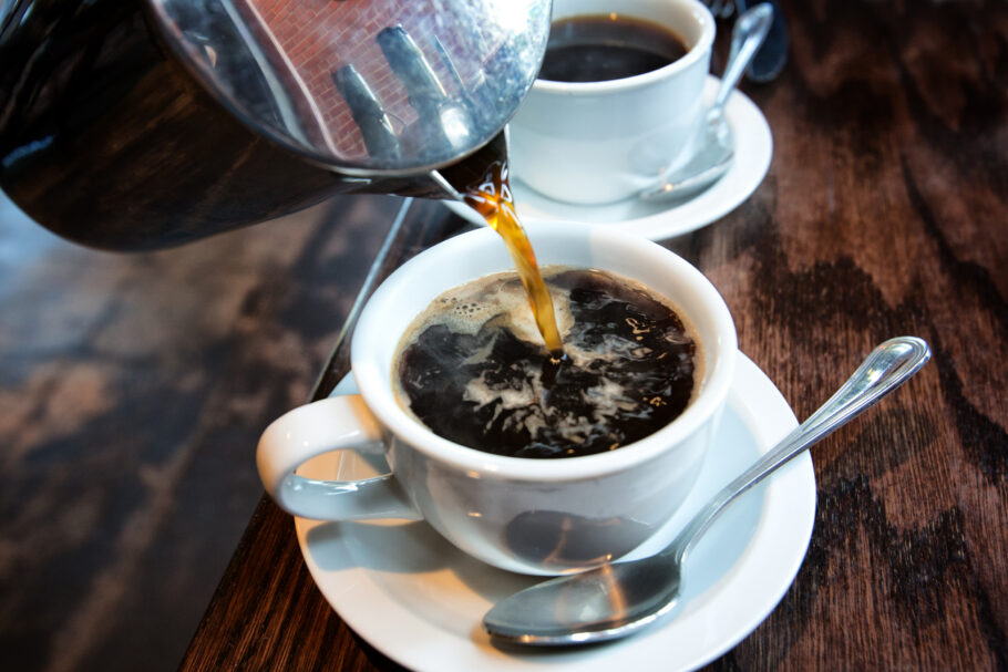 Efeito positivo do café foi observado a partir de 4 xícaras diárias