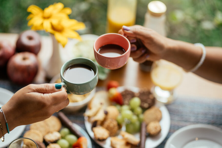 O horário que você toma café da manhã pode determinar o controle do açúcar no sangue, segundo estudo